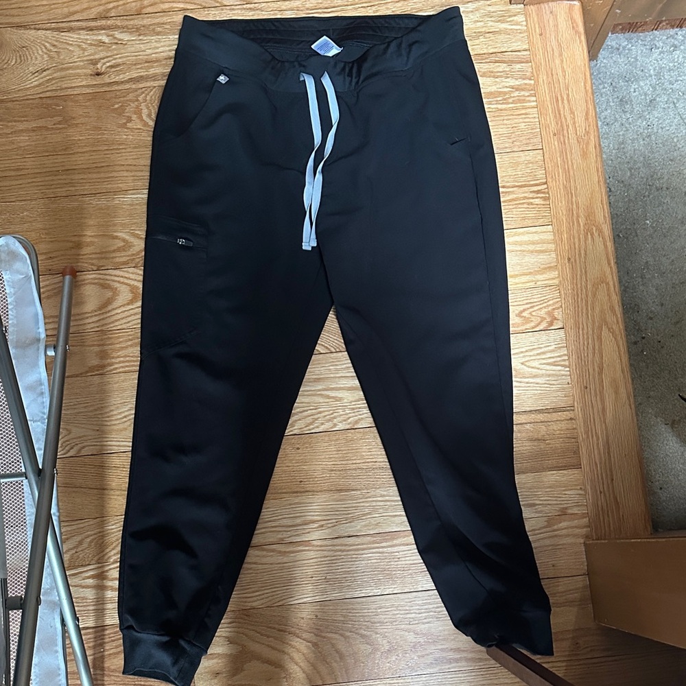 Figs black scrub joggers size large